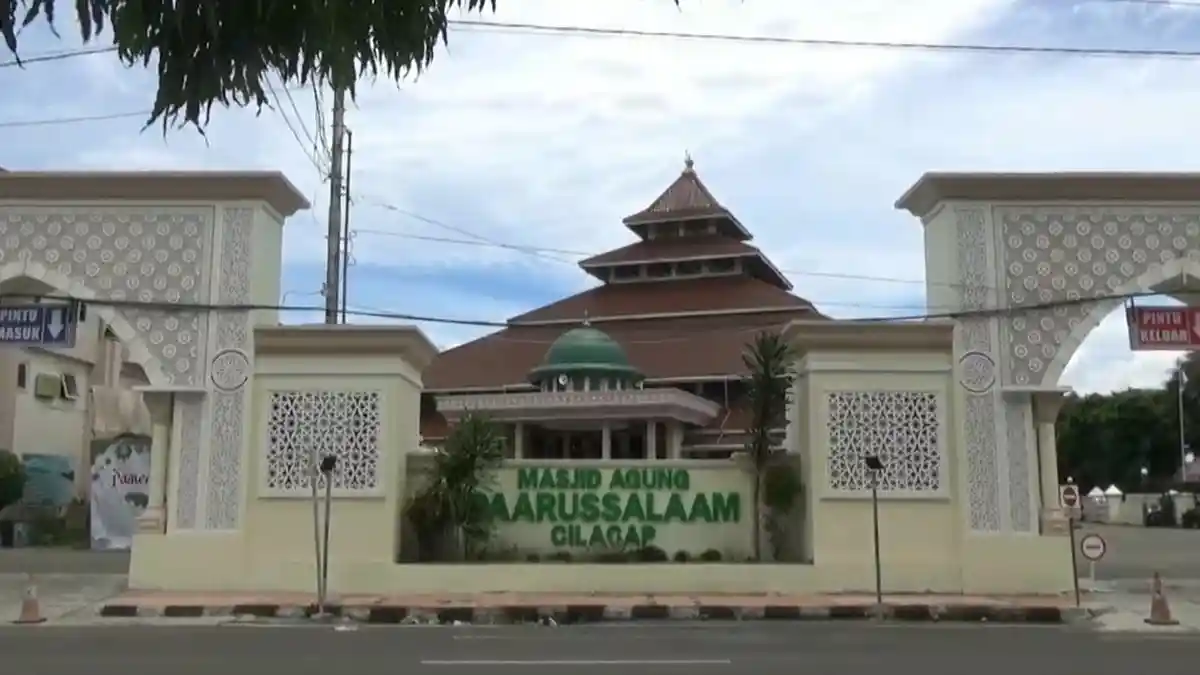 Masjid 2067: Jejak Ibadah di Jantung Cilacap